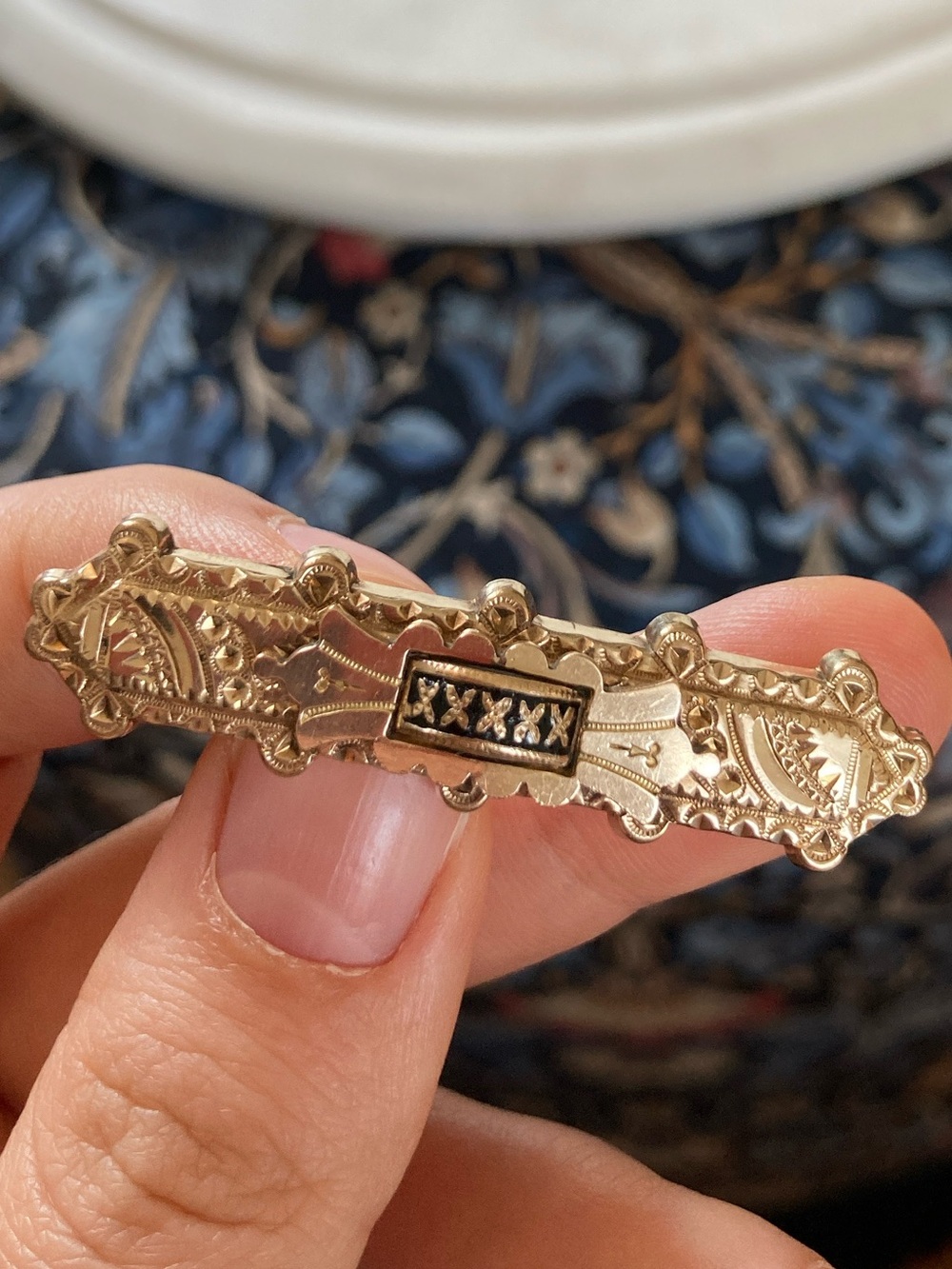 Antique Victorian Taille d’Epargne Black Enamel “xxxxx” Rolled Gold Brooch